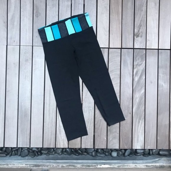 LULULEMON Black Teal Waist Band Cropped Leggings - Picture 2 of 6